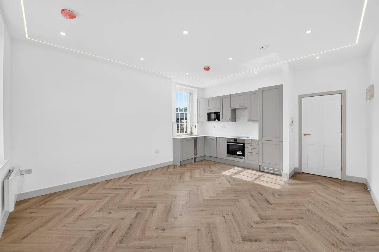 Longfield Street, London, SW18, photo 10