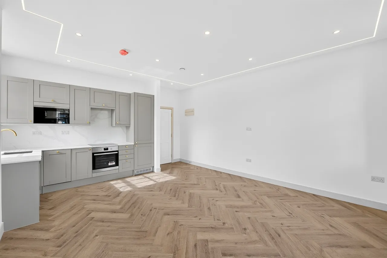 Longfield Street, London, SW18, photo 4
