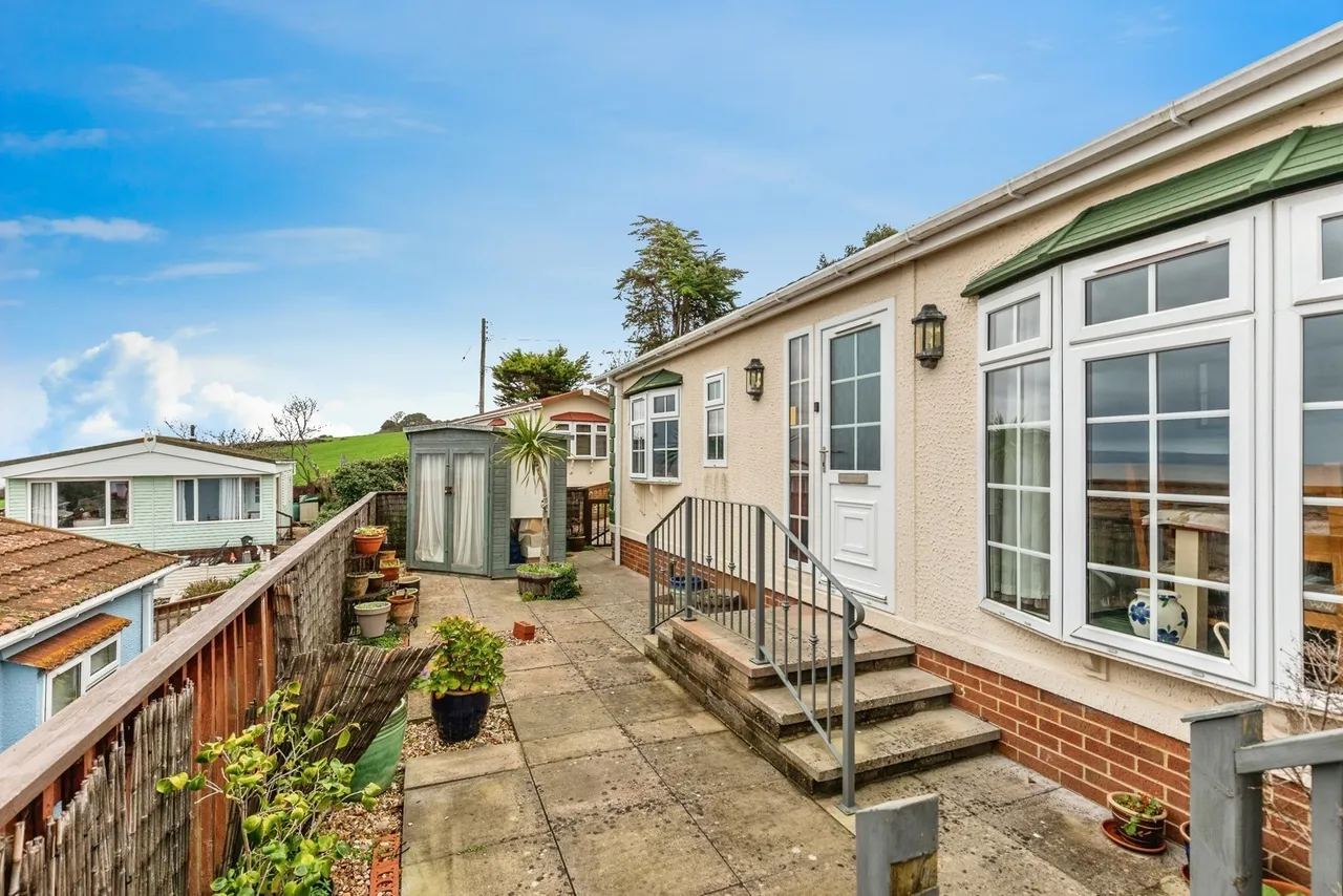 2 bed house for sale, Two Acres Park, Clevedon, BS21