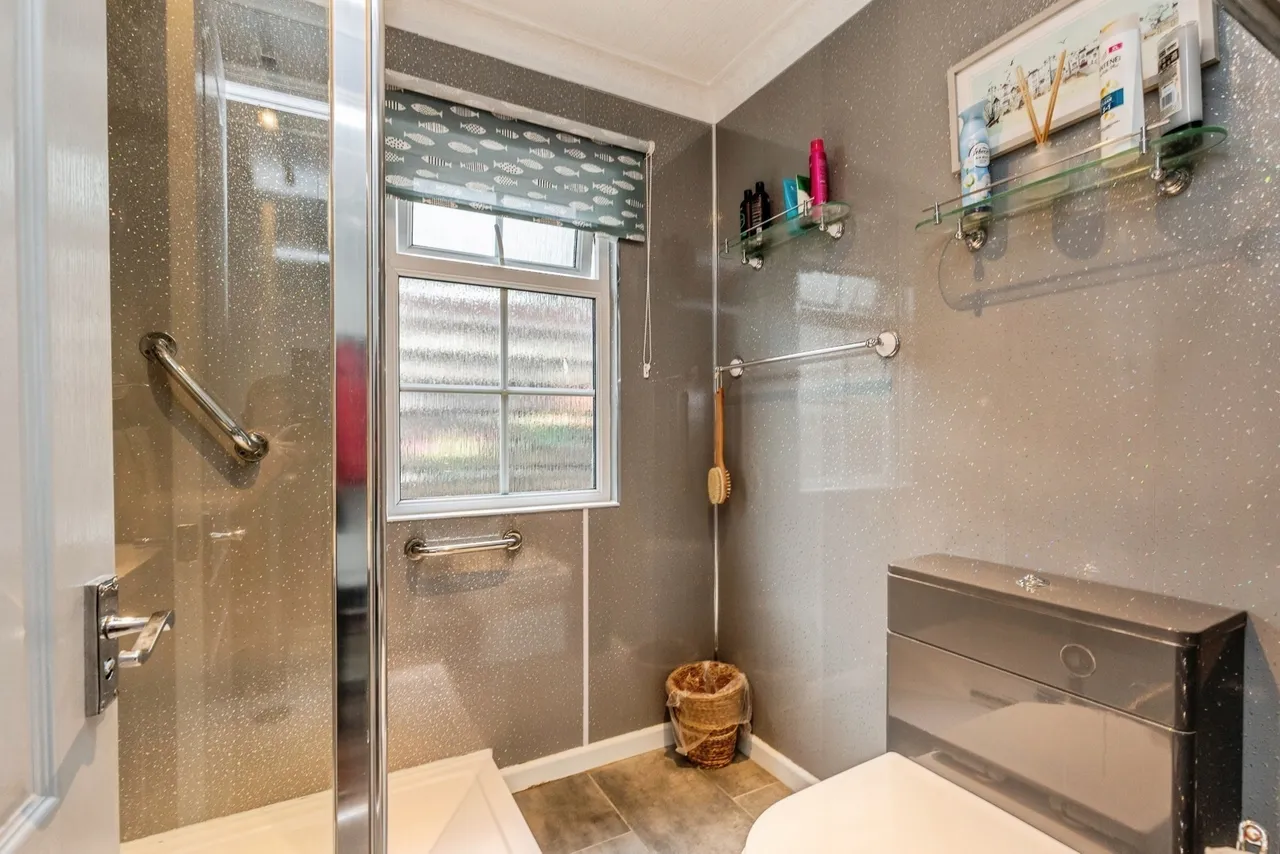 Two Acres Park, Clevedon, BS21, photo 14