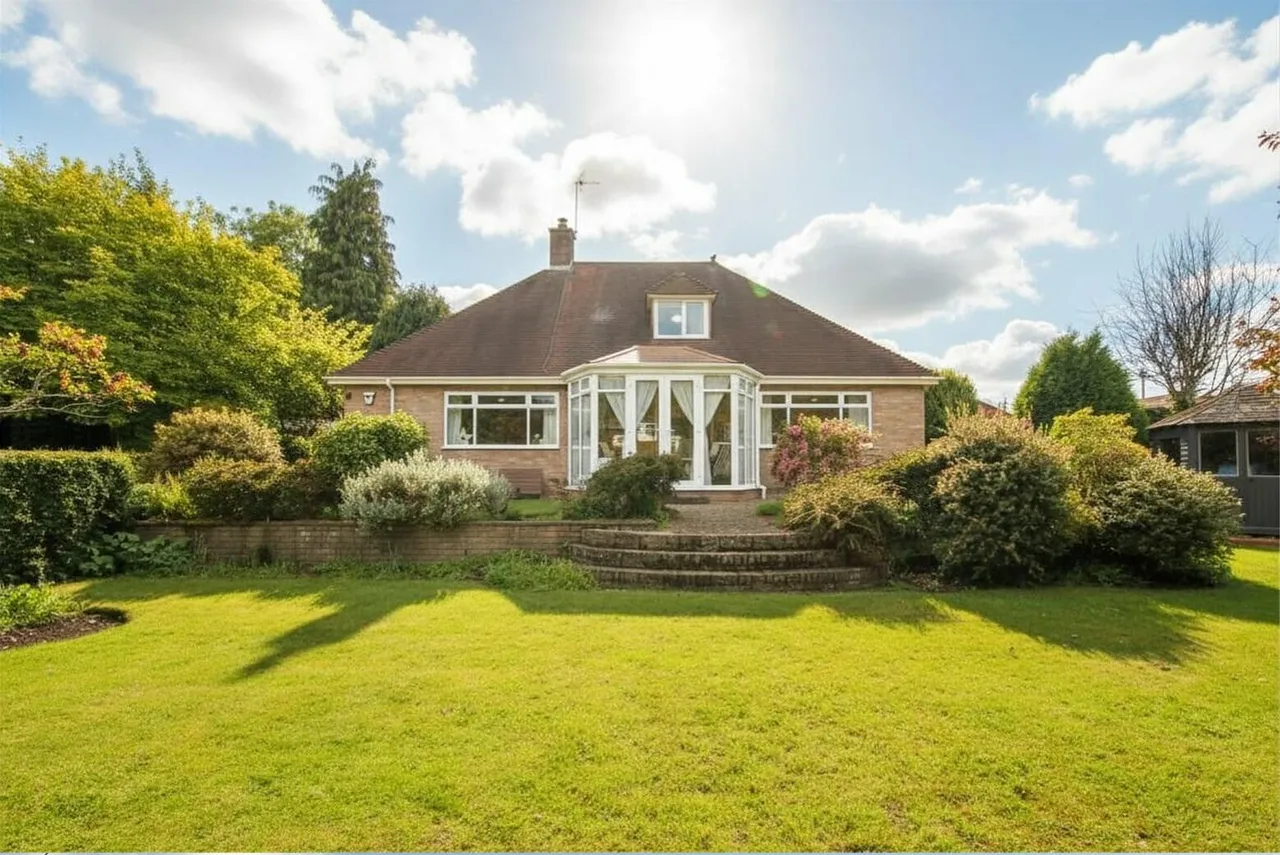 3 bed house for sale — Chaddesley Road, Kidderminster