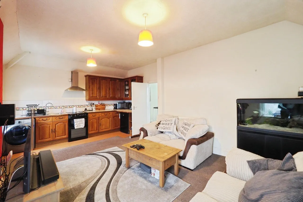 Wellington Street, Matlock, DE4, photo 28