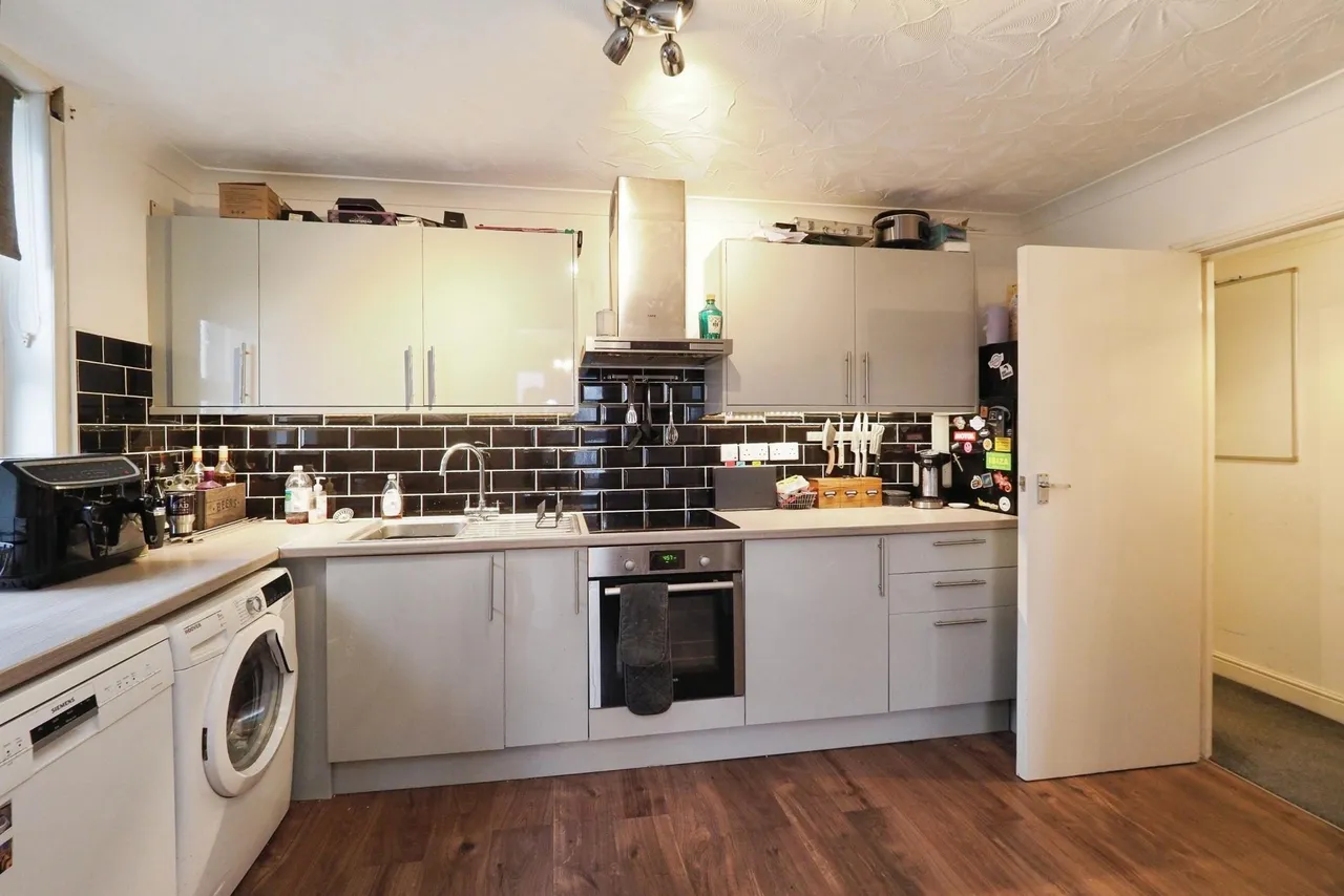 Wellington Street, Matlock, DE4, photo 23