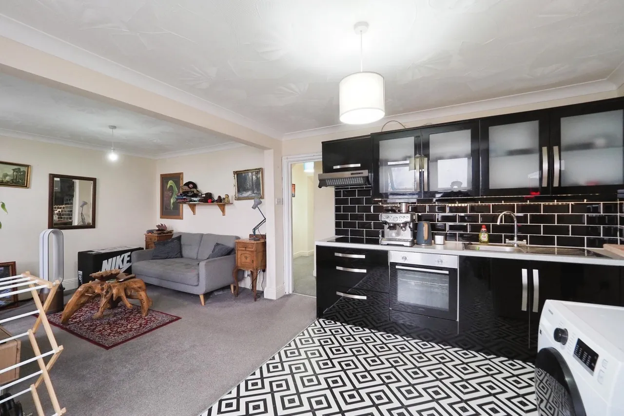 Wellington Street, Matlock, DE4, photo 24