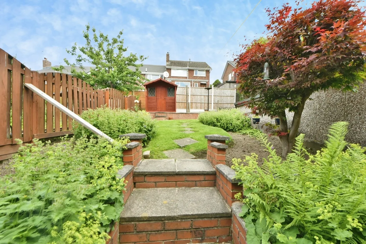 Harrogate Crescent, Burnley, Lancashire, BB10, photo 19
