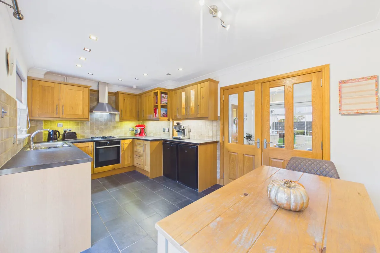 Glen Shee Crescent, Chapelhall, photo 4