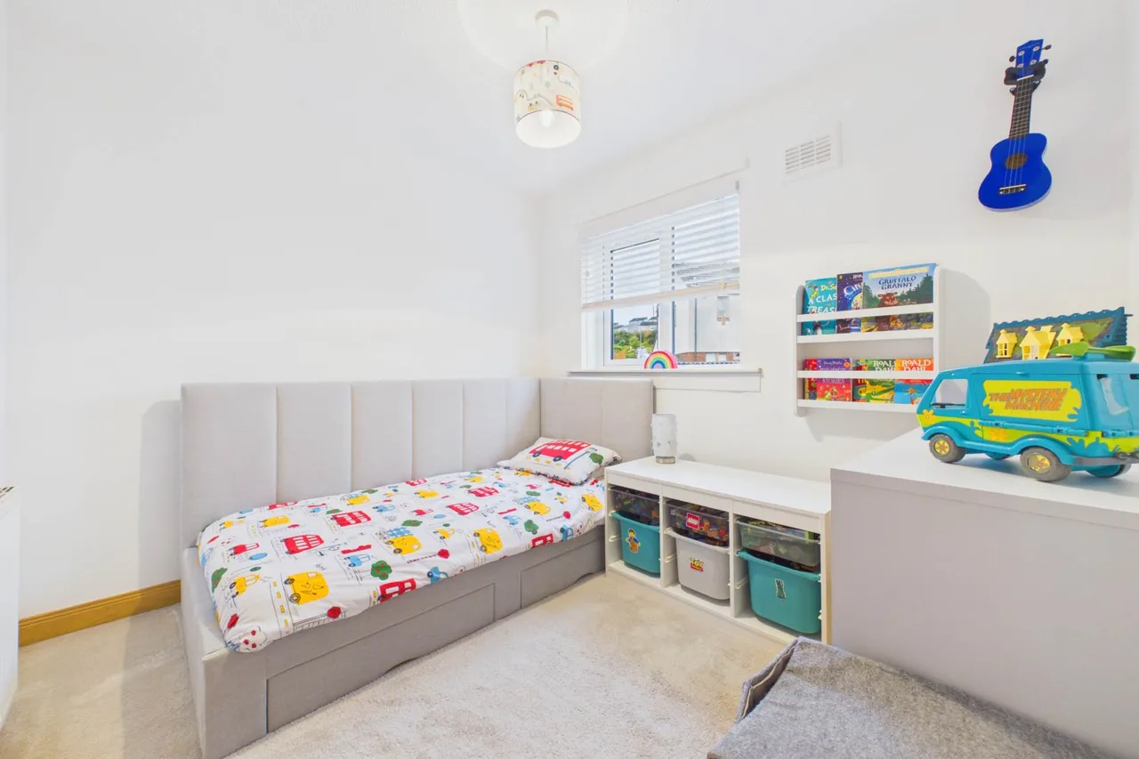 Glen Shee Crescent, Chapelhall, photo 10