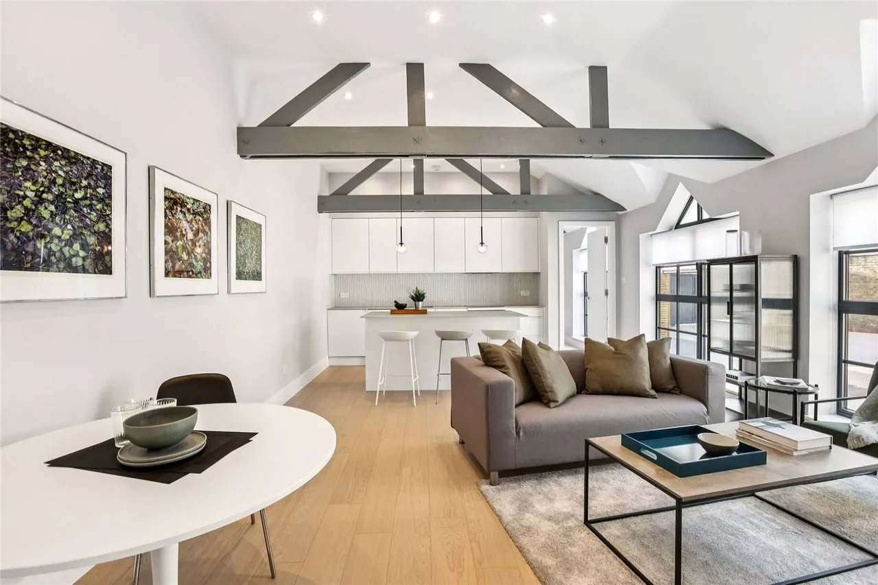 1 bed flat for sale — Caxton Road, London, W12 8JS