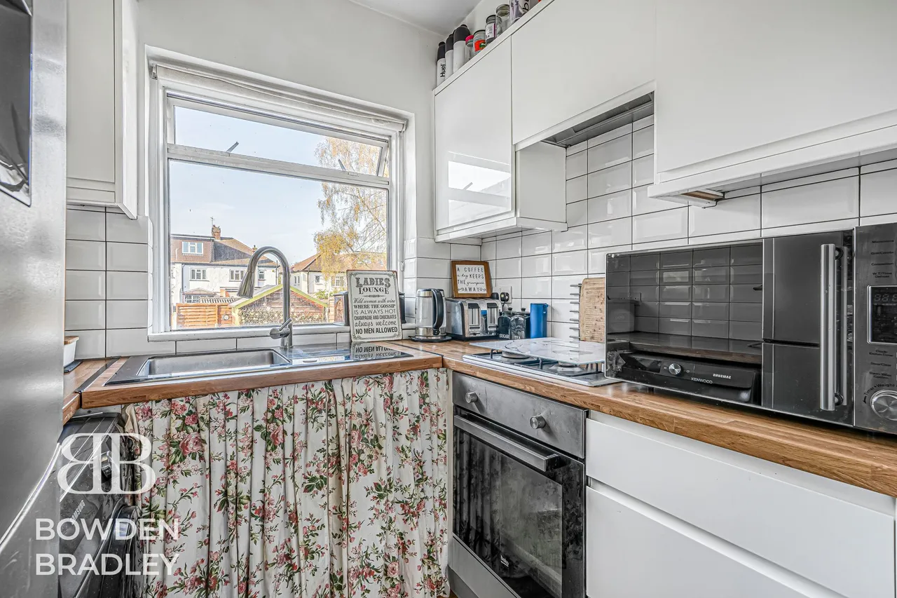 Brunswick Gardens, Hainault, IG6, photo 4