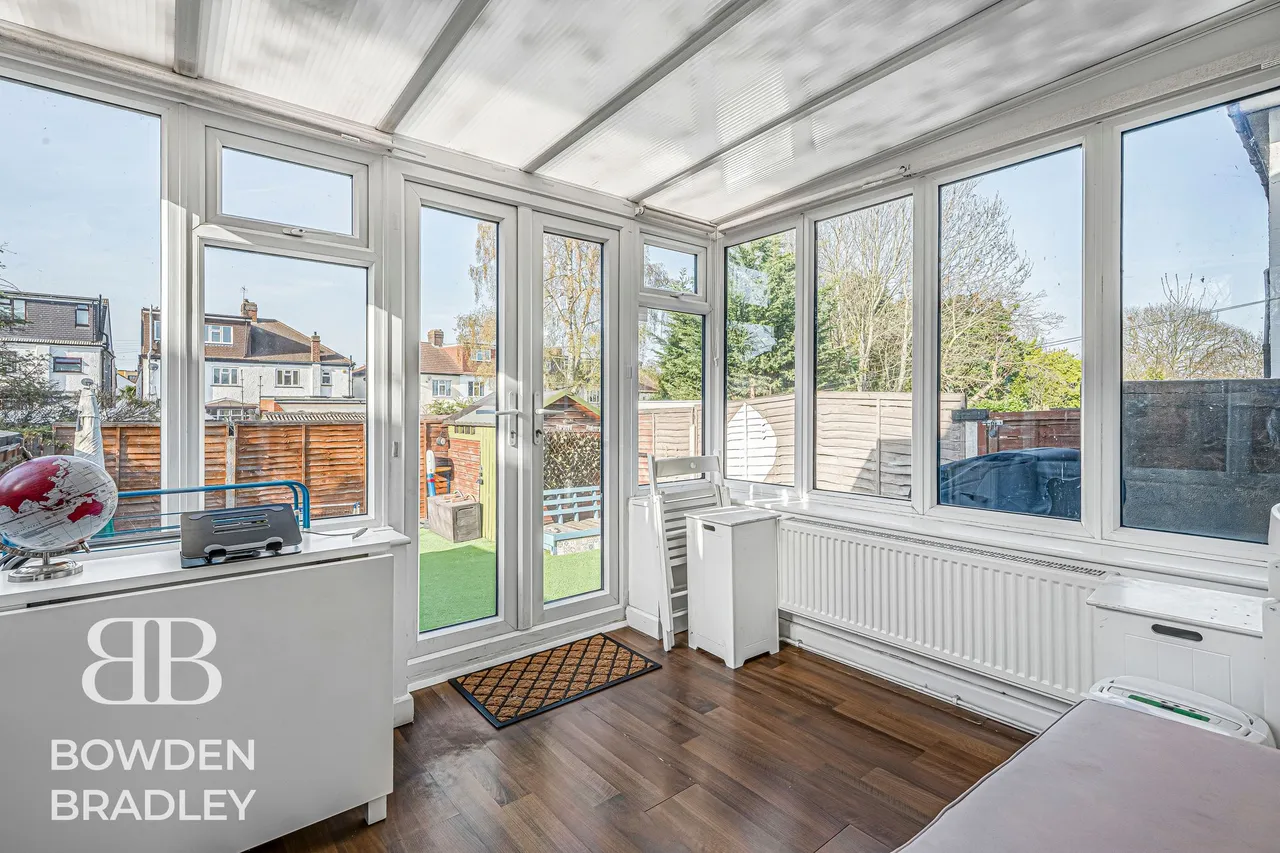 Brunswick Gardens, Hainault, IG6, photo 6