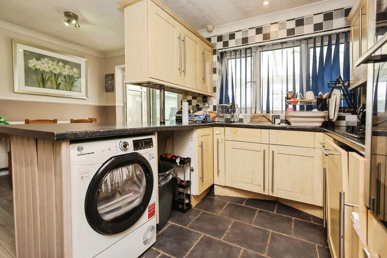 Queens Drive, Rowley Regis, B65, photo 10