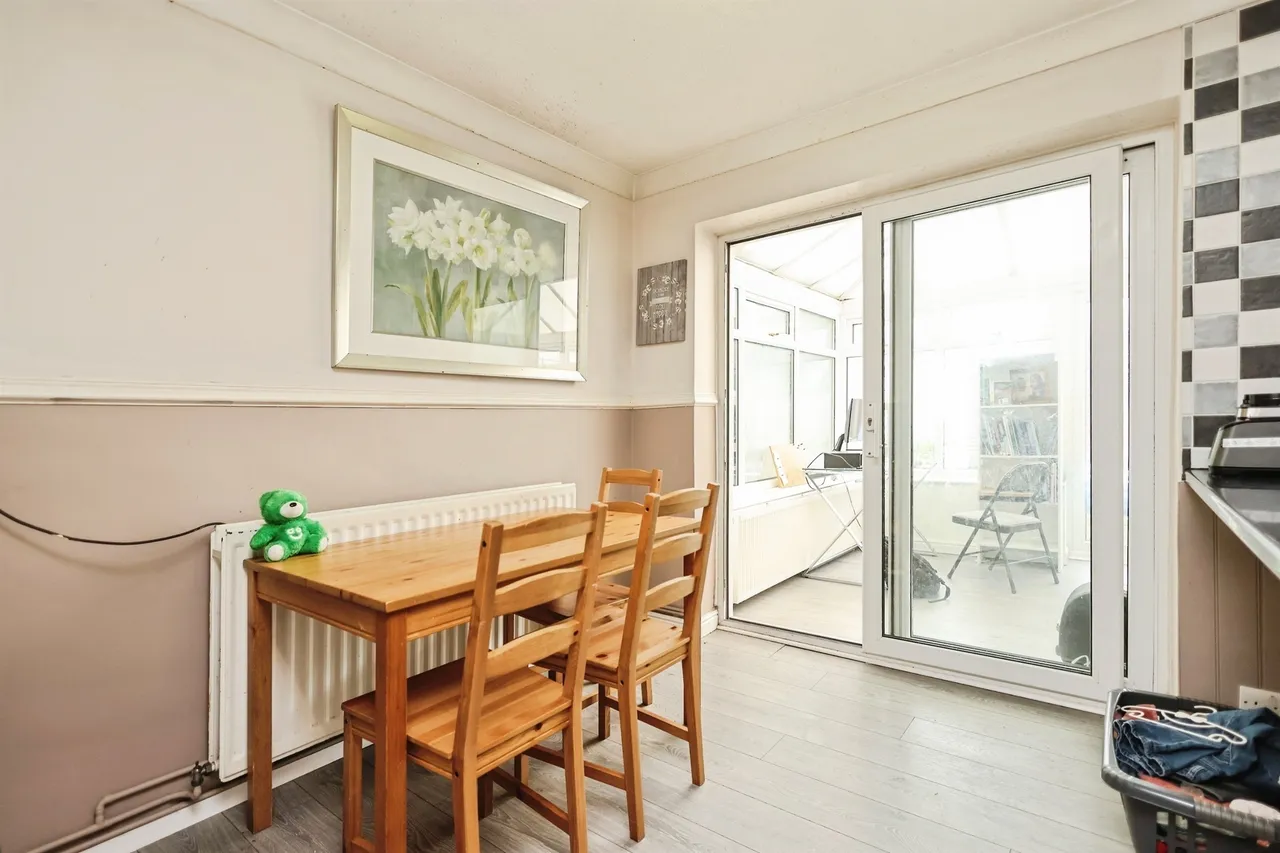 Queens Drive, Rowley Regis, B65, photo 4
