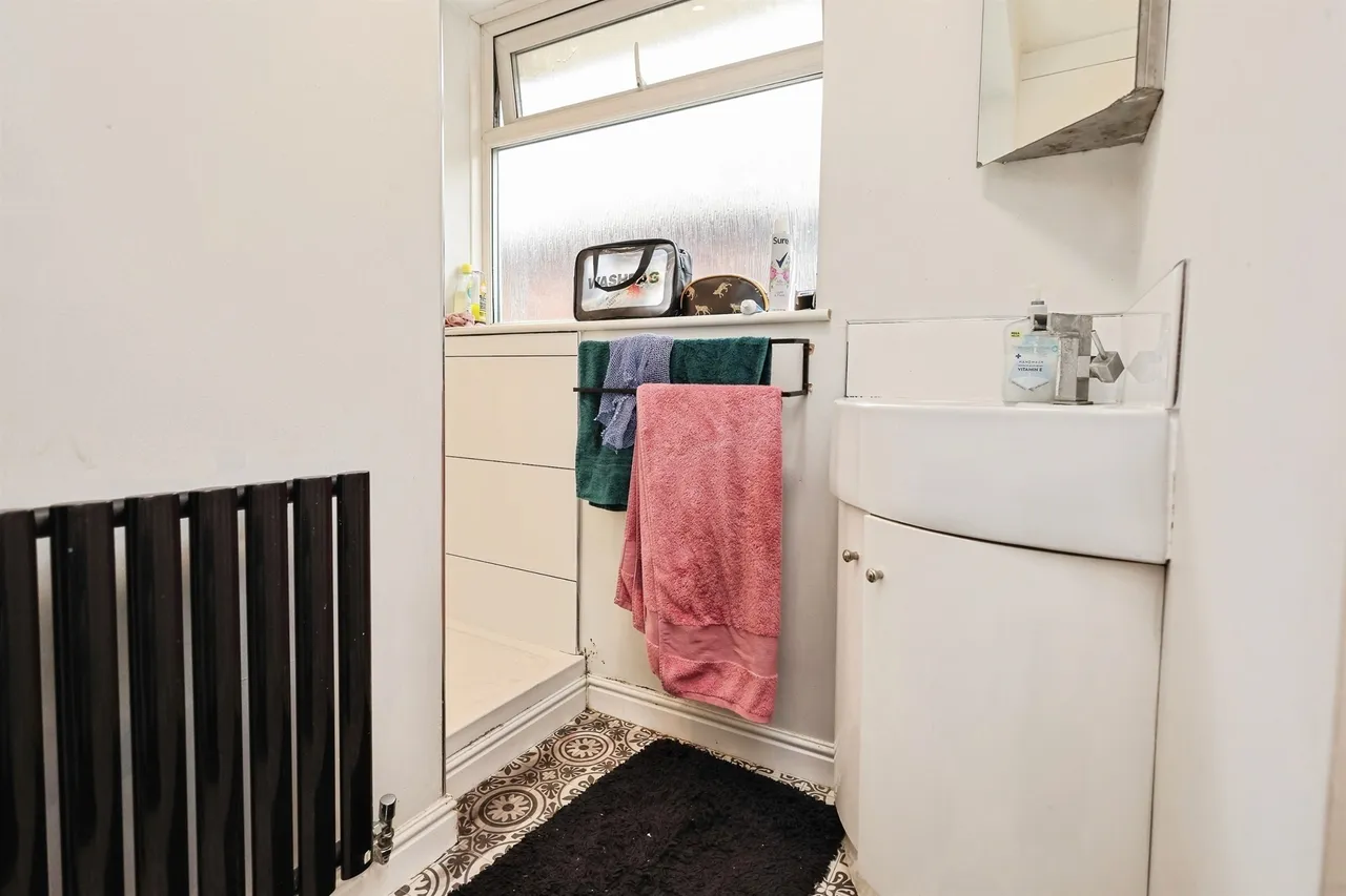 Queens Drive, Rowley Regis, B65, photo 15