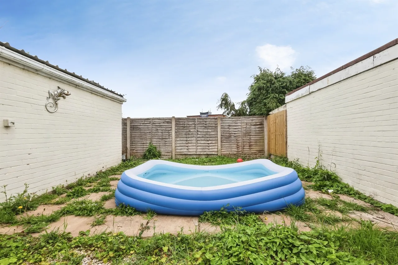 Queens Drive, Rowley Regis, B65, photo 17