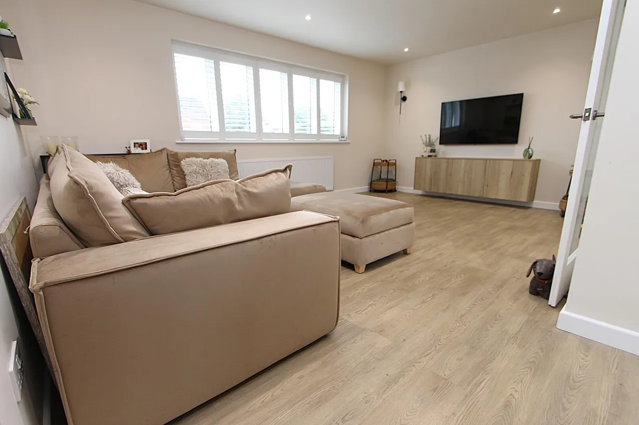 Heathfield Crescent, Kidderminster, photo 8