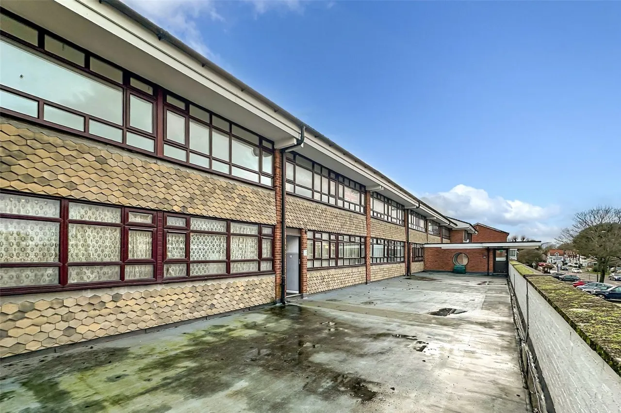 2 bed property for sale, Rustington, Littlehampton, BN16
