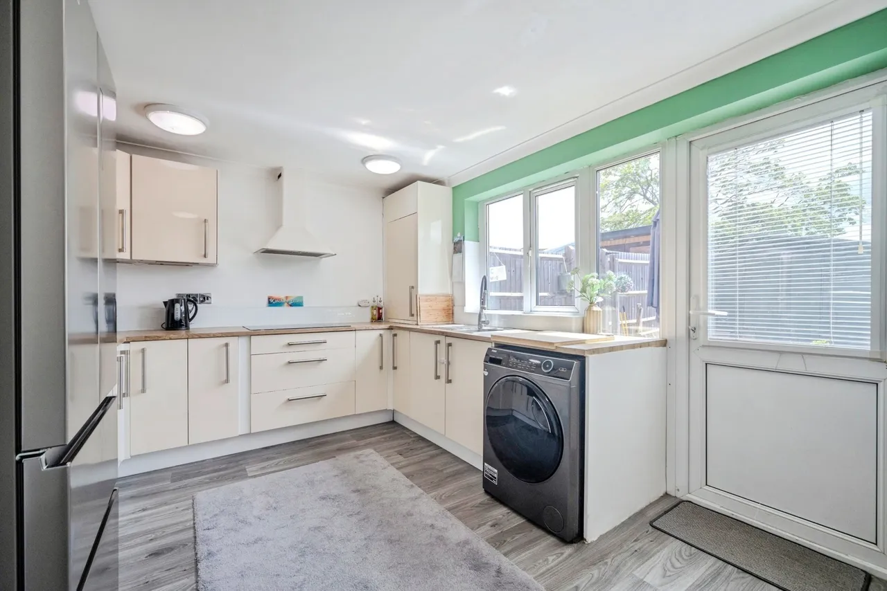 Tiffany Close, Bletchley, Milton Keynes, Buckinghamshire, MK2, photo 6