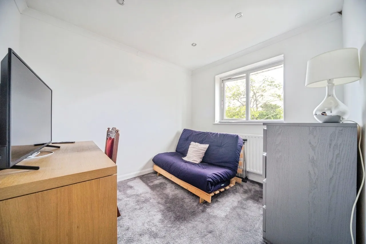 Tiffany Close, Bletchley, Milton Keynes, Buckinghamshire, MK2, photo 10