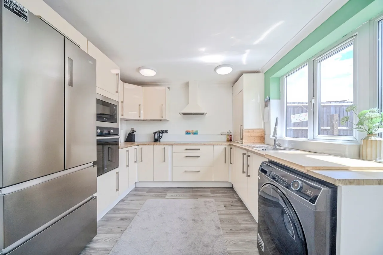 Tiffany Close, Bletchley, Milton Keynes, Buckinghamshire, MK2, photo 5