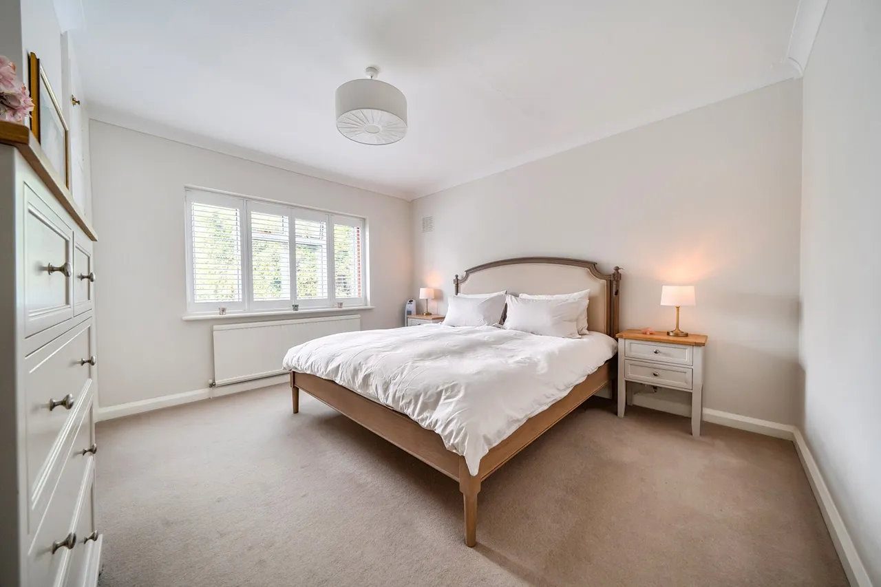 Court Road, SE9, photo 16