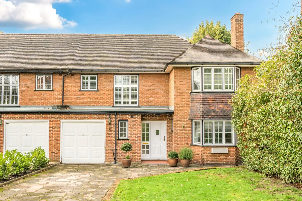 Court Road, SE9, photo 34