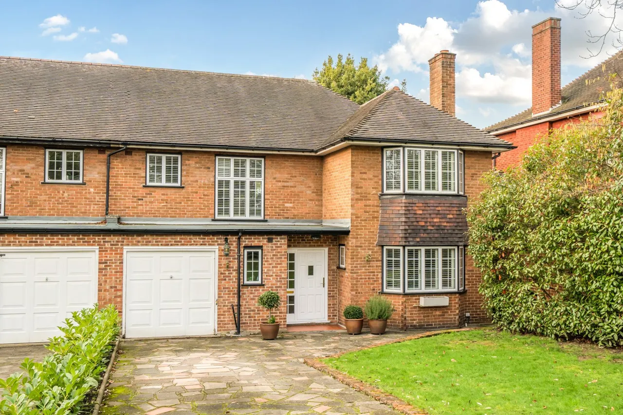 Court Road, SE9, photo 33