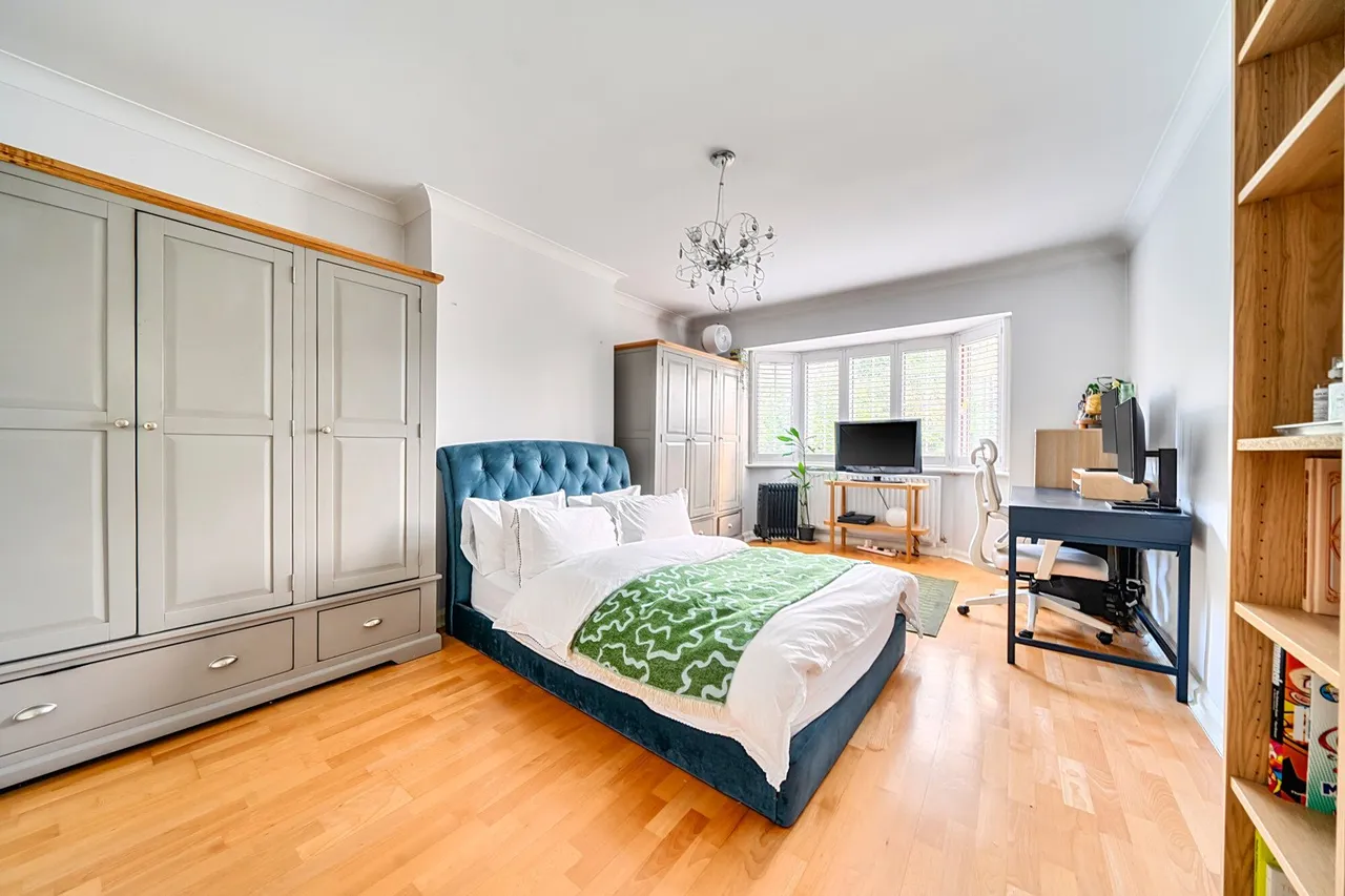 Court Road, SE9, photo 25
