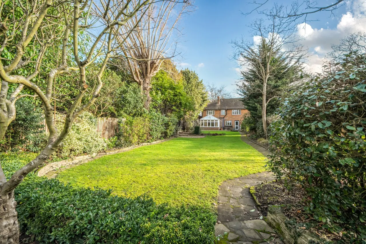 Court Road, SE9, photo 22