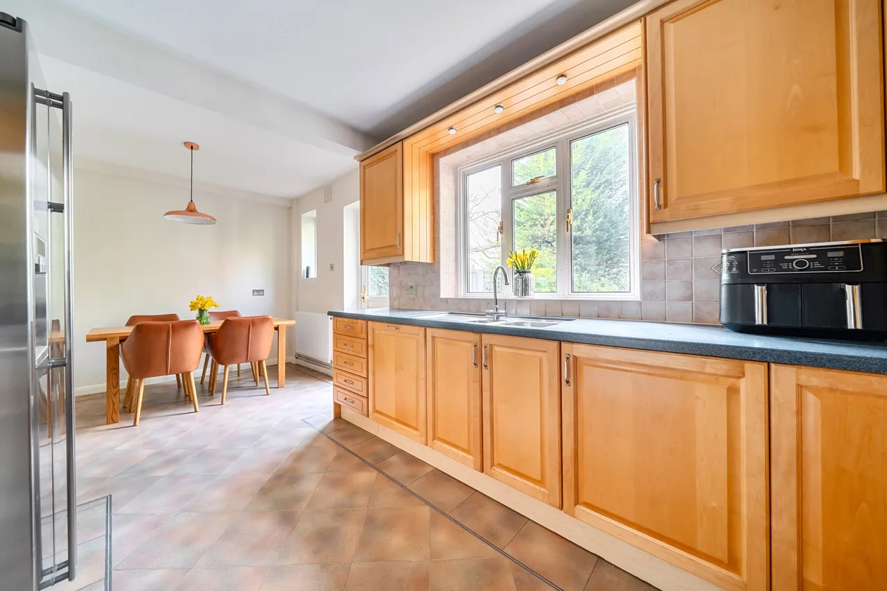 Court Road, SE9, photo 8
