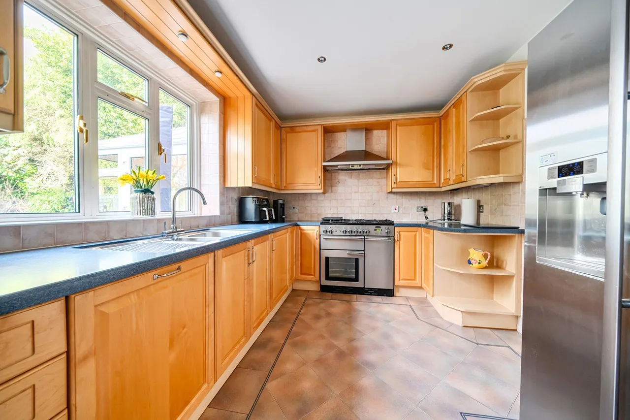 Court Road, SE9, photo 20