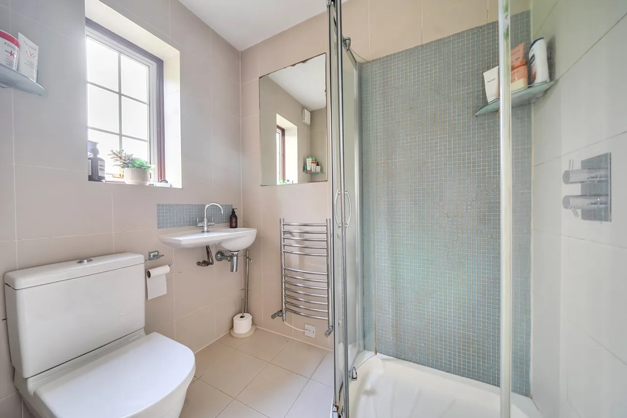 Court Road, SE9, photo 30