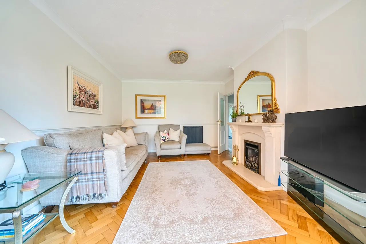 Court Road, SE9, photo 12