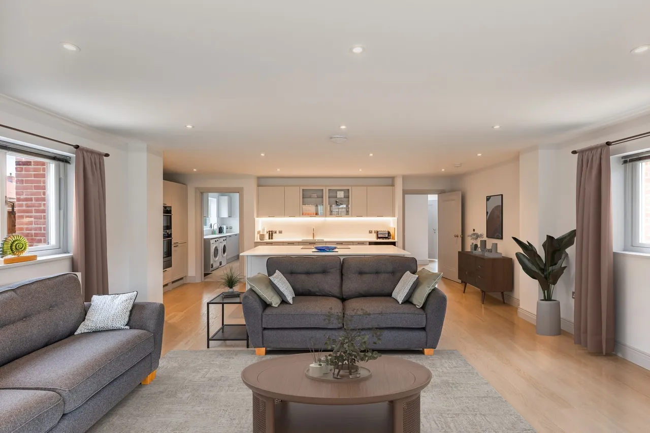 Detached Home with Pond Views in Docking, photo 9