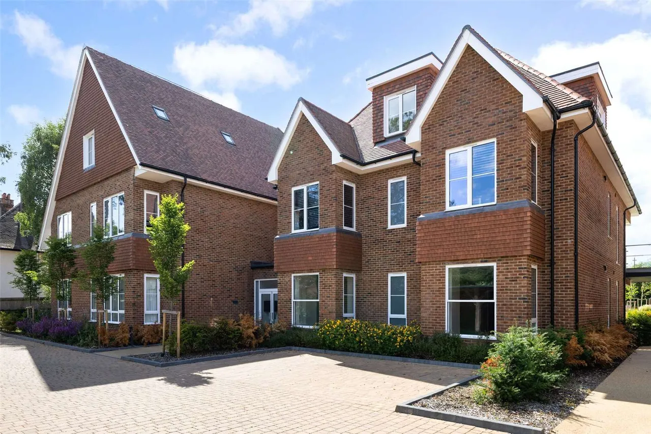 2 bed new development for sale — Winscombe Court, Kingswood, Tadworth, Surrey, KT20 6EP