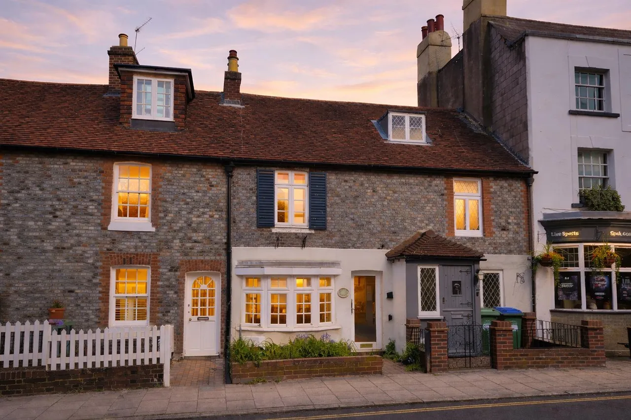 3 bed house for sale — Western Road, Lewes, BN7 1RS