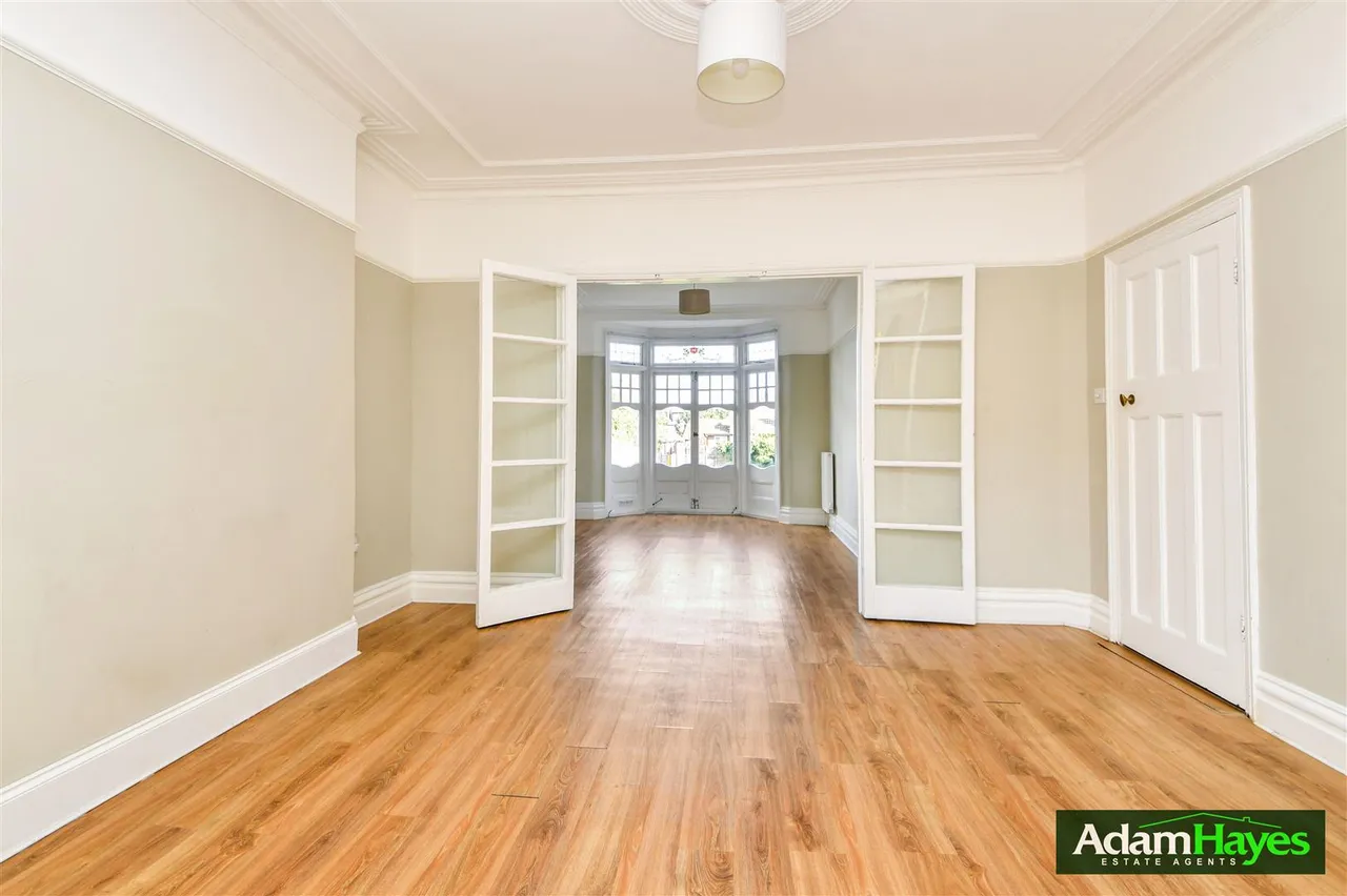 Etchingham Park Road, Finchley, N3, photo 4