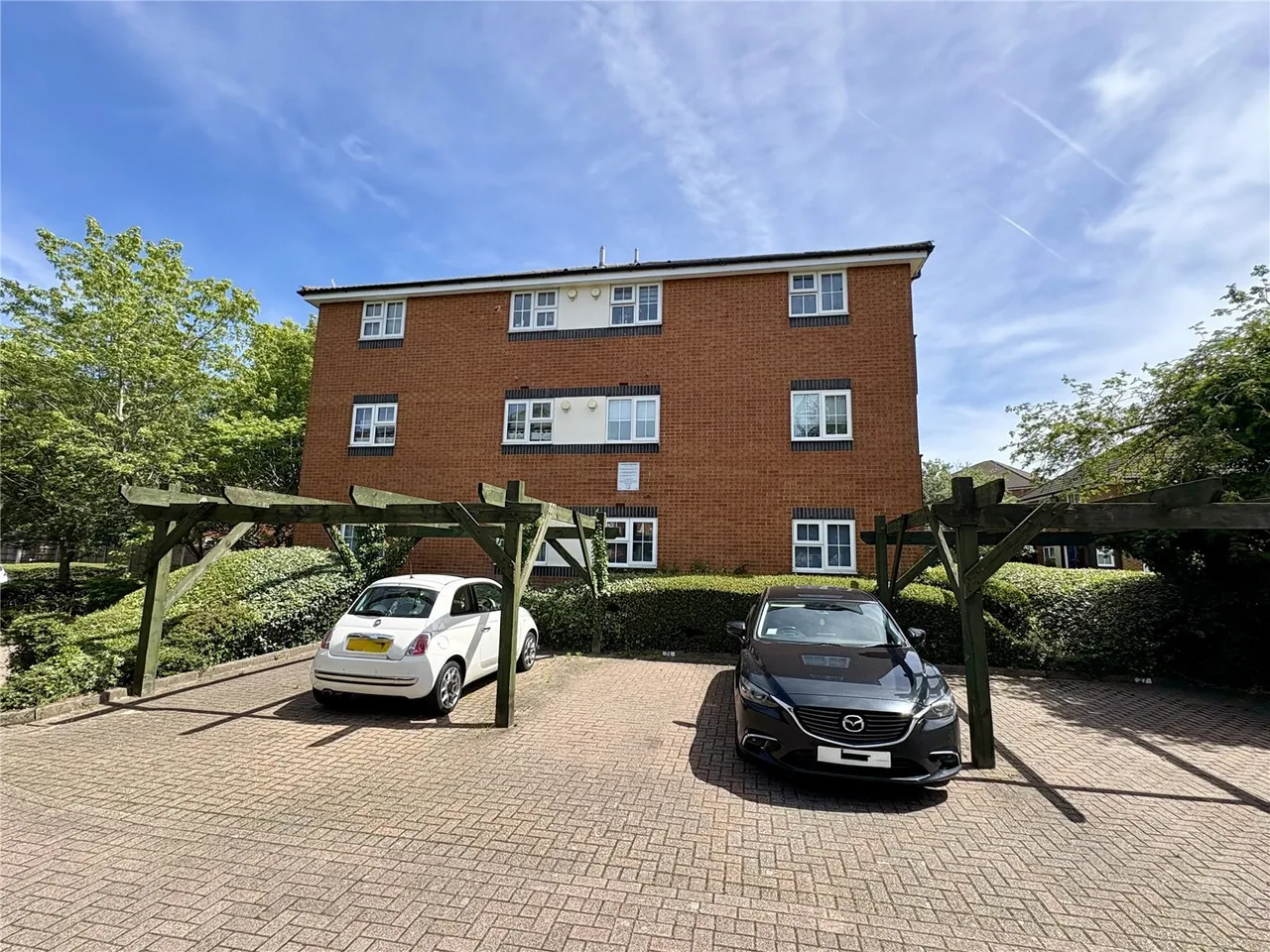 Dudley Close, Chafford Hundred, Grays, Essex, RM16, photo 2
