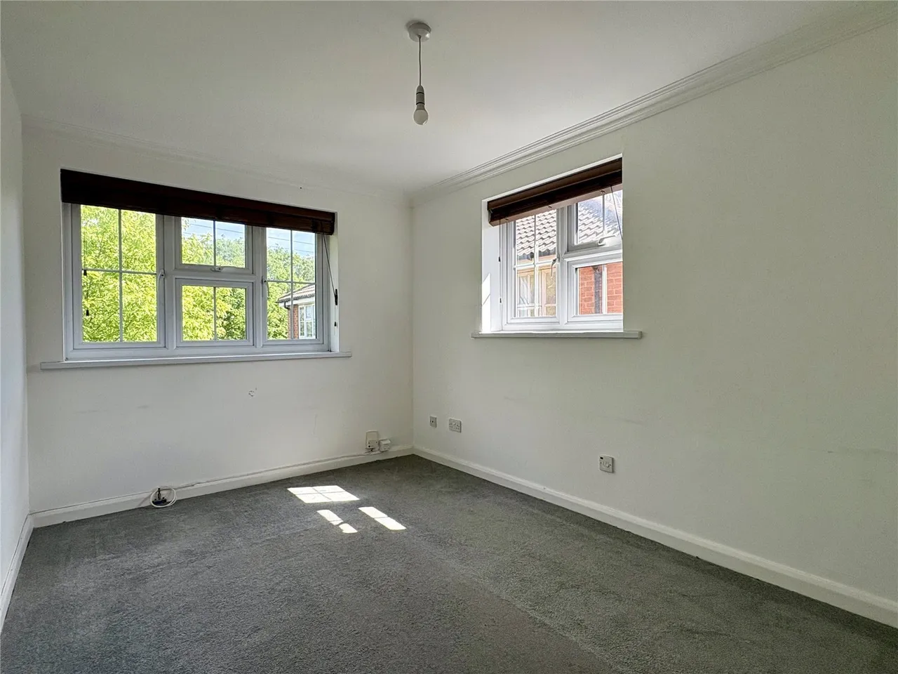 Dudley Close, Chafford Hundred, Grays, Essex, RM16, photo 5