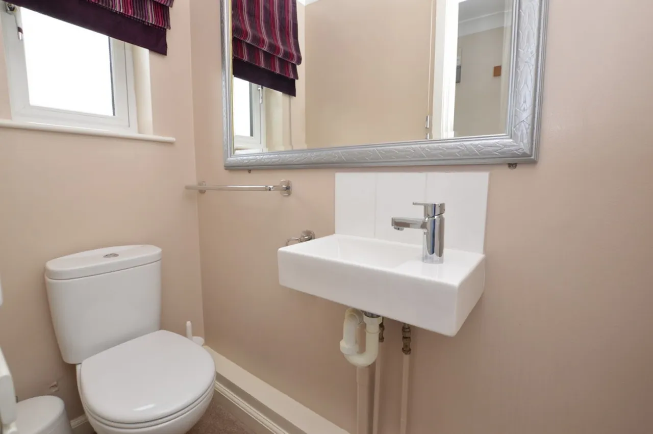 Candlerush Close, Woking, GU22, photo 2