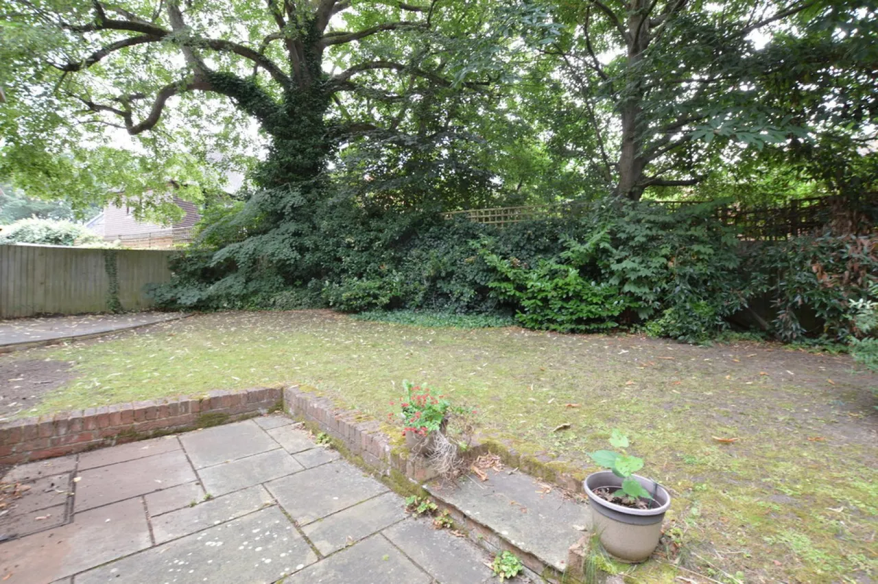Candlerush Close, Woking, GU22, photo 12