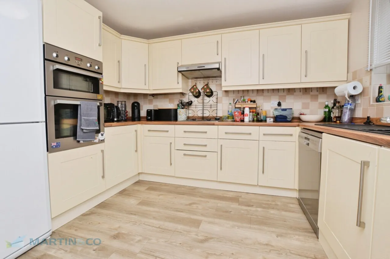 Candlerush Close, Woking, GU22, photo 3