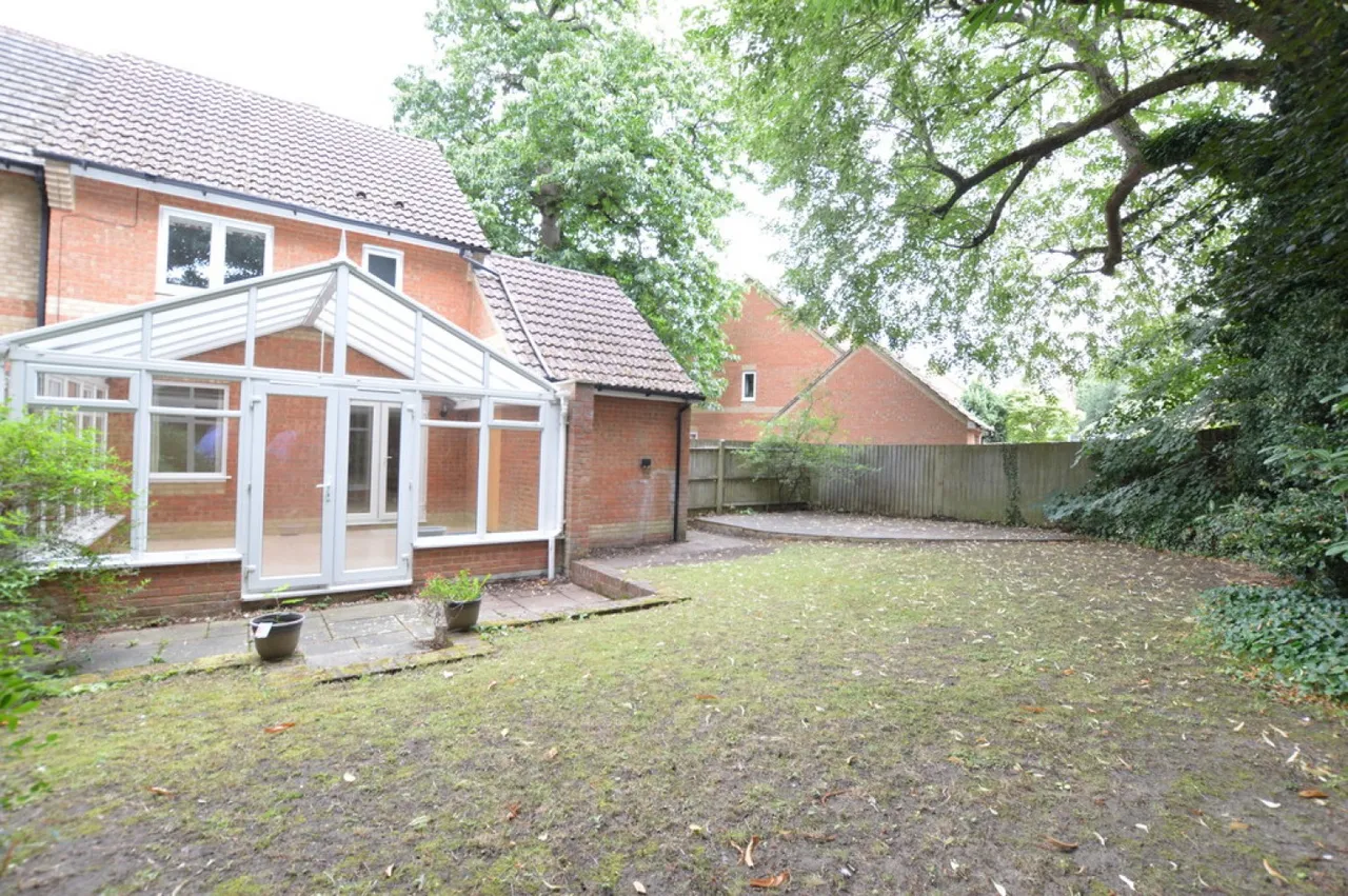 Candlerush Close, Woking, GU22, photo 13