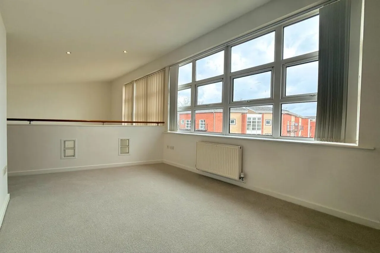 Wharf Road, Sale, photo 10