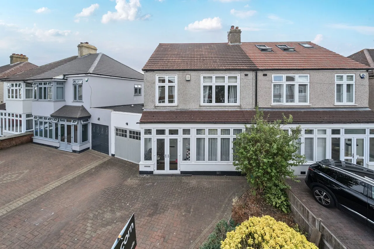 Shakespeare Road, DA7, photo 35