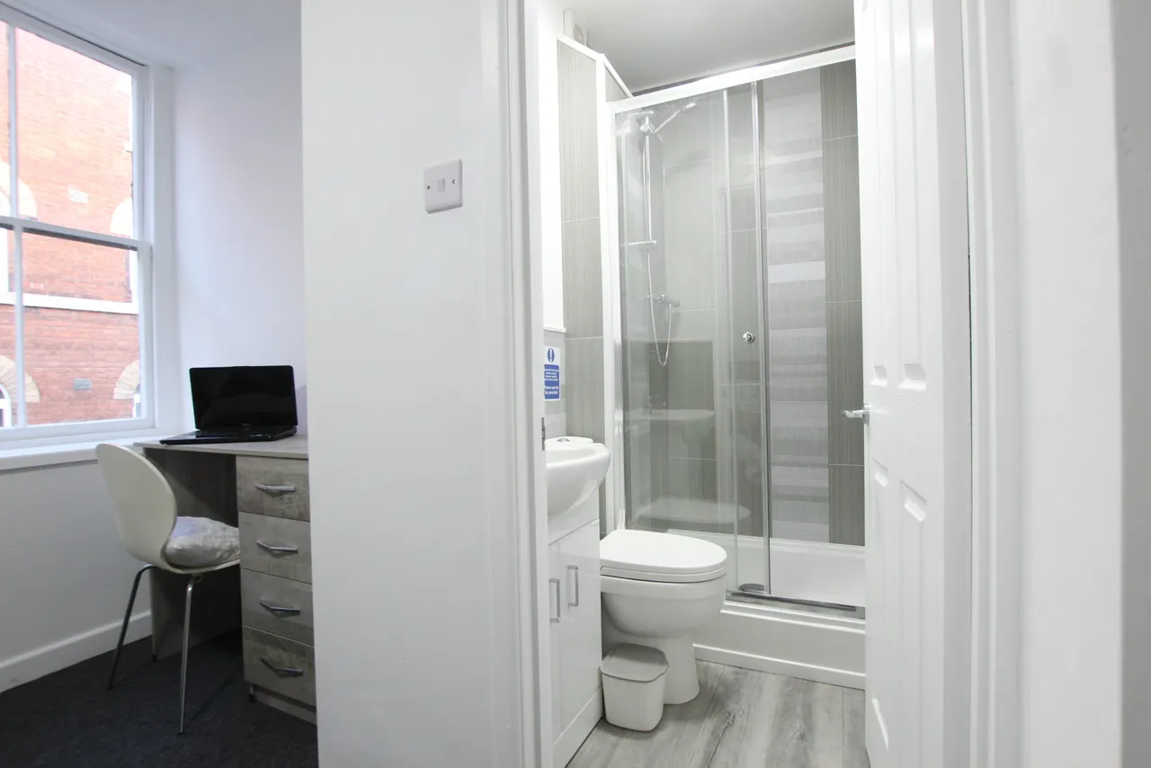 St. Aldate Street, Gloucester, GL1, photo 3