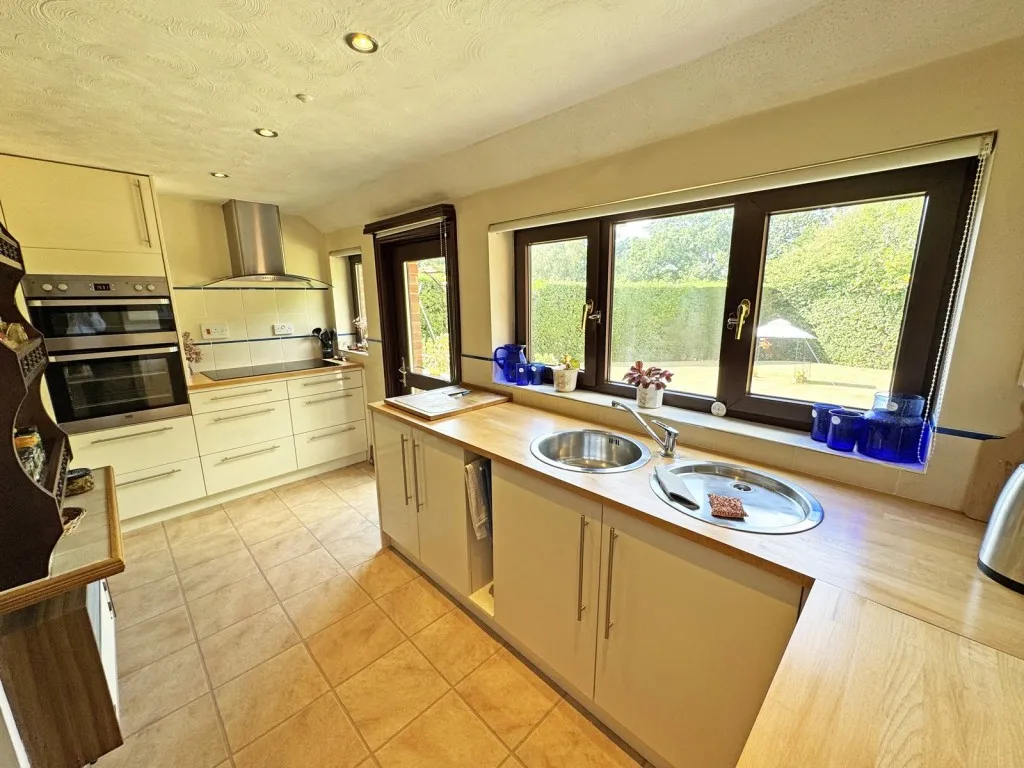 Sarisbury Green, Southampton, photo 13