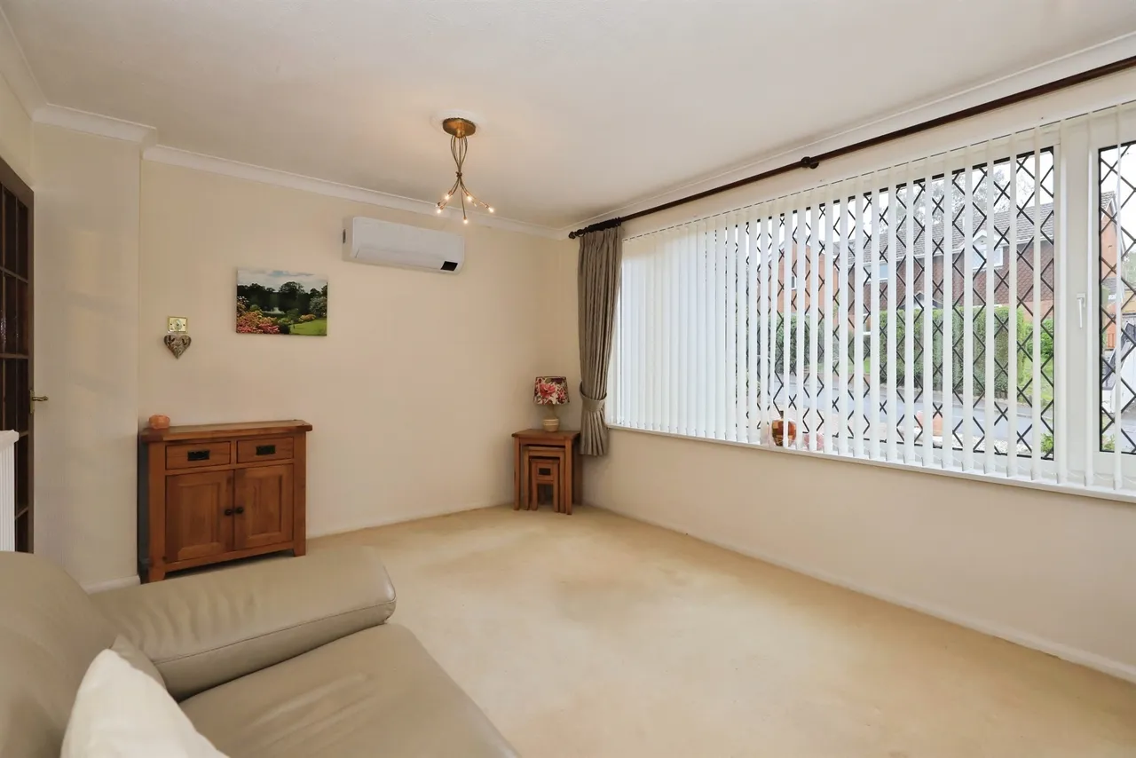 Falcon Close, Kidderminster, DY10, photo 3