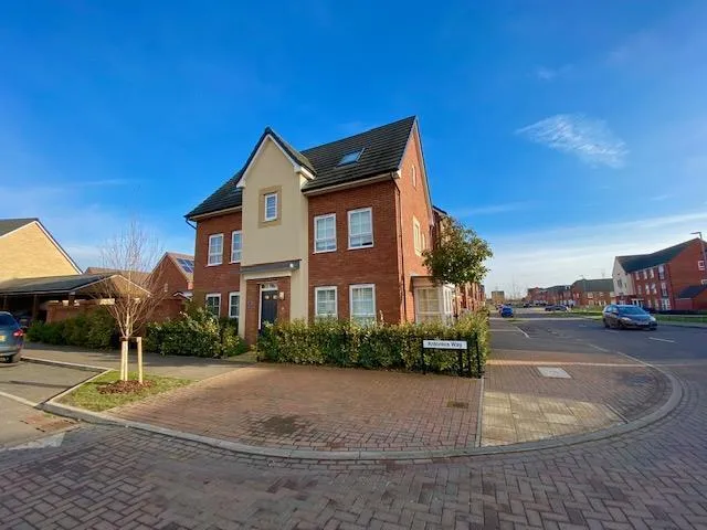 4 bed house to rent, Antonius Way, Fairfields, MK11