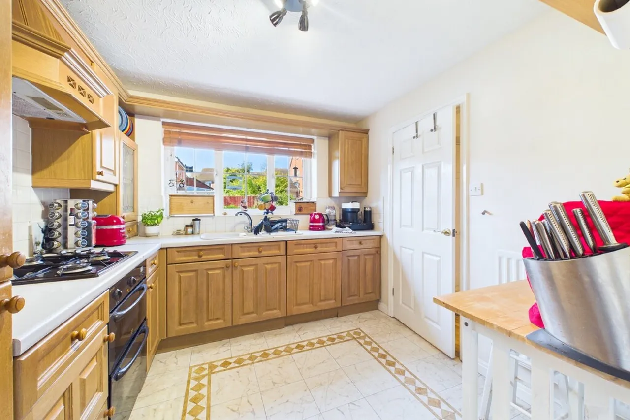Admington Drive, Hatton Park, Warwick, photo 3