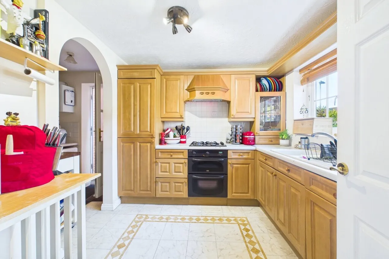Admington Drive, Hatton Park, Warwick, photo 2